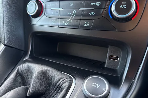ST18VGZ Ford Focus 2.0T EcoBoost ST-2 Navigation 5dr Thumbnail #38