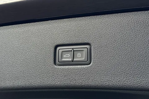  Audi Q8 3.0 TDI Quattro 286 Black Edition 5dr Tiptronic Thumbnail #46