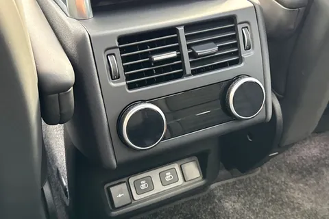 DW25NZC Land Rover Discovery 3.0 D350 Dynamic HSE 5dr Auto Thumbnail #18