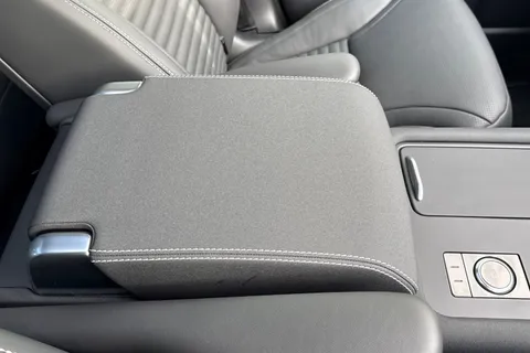 DW25NZC Land Rover Discovery 3.0 D350 Dynamic HSE 5dr Auto Thumbnail #46