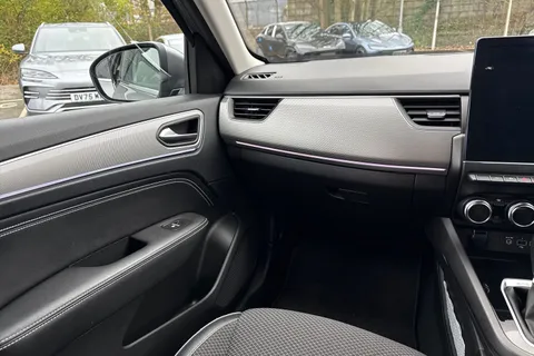 YM72BNL Renault Arkana 1.6 E-TECH Hybrid 145 S Edition 5dr Auto Thumbnail #16