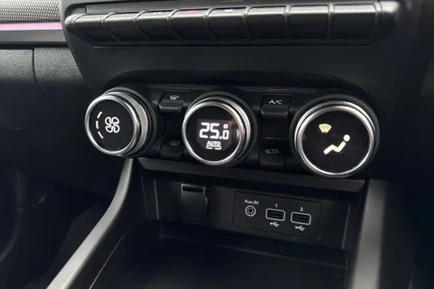 YM72BNL Renault Arkana 1.6 E-TECH Hybrid 145 S Edition 5dr Auto Thumbnail #20