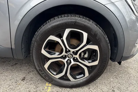 YM72BNL Renault Arkana 1.6 E-TECH Hybrid 145 S Edition 5dr Auto Thumbnail #23