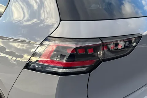 YP25VYV Volkswagen Golf 2.0 TSI 265 GTI 5dr DSG, **19 INCH ESTORIL ALLOY WHEELS** Thumbnail #9