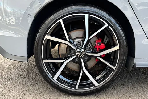 YP25VYV Volkswagen Golf 2.0 TSI 265 GTI 5dr DSG, **19 INCH ESTORIL ALLOY WHEELS** Thumbnail #11