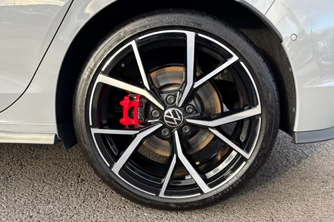 YP25VYV Volkswagen Golf 2.0 TSI 265 GTI 5dr DSG, **19 INCH ESTORIL ALLOY WHEELS** Thumbnail #14