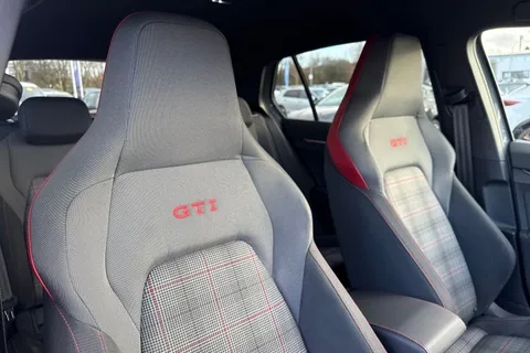 YP25VYV Volkswagen Golf 2.0 TSI 265 GTI 5dr DSG, **19 INCH ESTORIL ALLOY WHEELS** Thumbnail #25