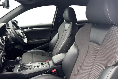 GM19KHD Audi A3 35 TFSI Black Edition 4dr S Tronic Thumbnail #11