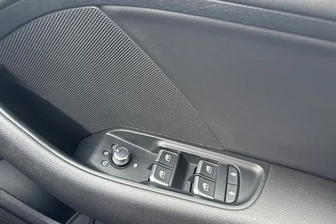 GM19KHD Audi A3 35 TFSI Black Edition 4dr S Tronic Thumbnail #18