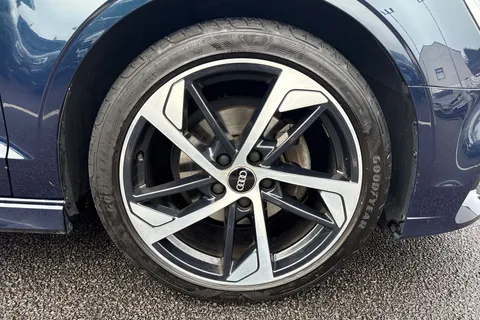 GM19KHD Audi A3 35 TFSI Black Edition 4dr S Tronic Thumbnail #22