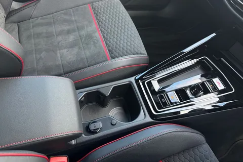 YR75MXB Volkswagen Golf 2.0 TSI 300 GTI Clubsport 5dr DSG, **PERFORMANCE PK, HEAD UP DISPLAY Thumbnail #24