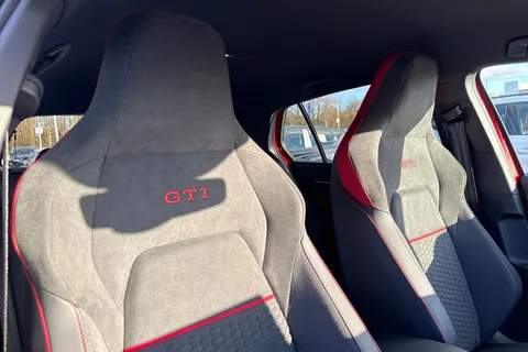 YR75MXB Volkswagen Golf 2.0 TSI 300 GTI Clubsport 5dr DSG, **PERFORMANCE PK, HEAD UP DISPLAY Thumbnail #25