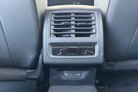 YR75MXB Volkswagen Golf 2.0 TSI 300 GTI Clubsport 5dr DSG, **PERFORMANCE PK, HEAD UP DISPLAY Thumbnail #31