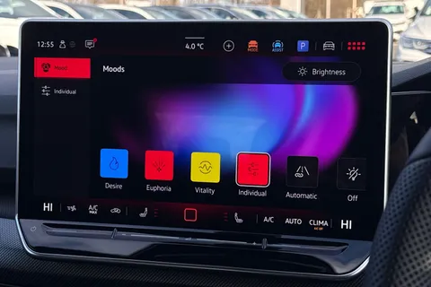 YR75MXB Volkswagen Golf 2.0 TSI 300 GTI Clubsport 5dr DSG, **PERFORMANCE PK, HEAD UP DISPLAY Thumbnail #39