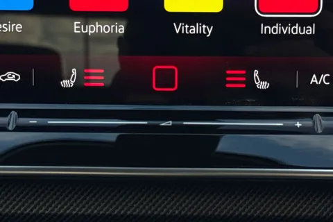 YR75MXB Volkswagen Golf 2.0 TSI 300 GTI Clubsport 5dr DSG, **PERFORMANCE PK, HEAD UP DISPLAY Thumbnail #41