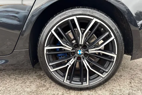 YC70JPU BMW 5 Series 530d xDrive MHT M Sport 4dr Auto Thumbnail #12