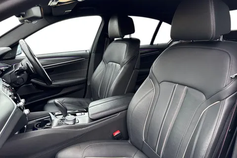 YC70JPU BMW 5 Series 530d xDrive MHT M Sport 4dr Auto Thumbnail #16