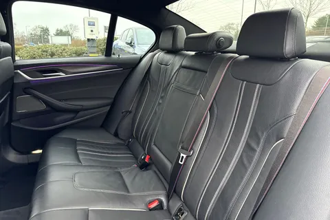 YC70JPU BMW 5 Series 530d xDrive MHT M Sport 4dr Auto Thumbnail #19