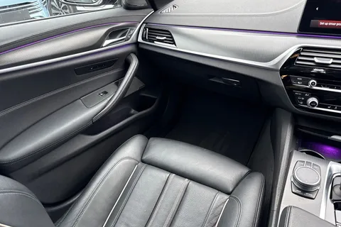 YC70JPU BMW 5 Series 530d xDrive MHT M Sport 4dr Auto Thumbnail #20