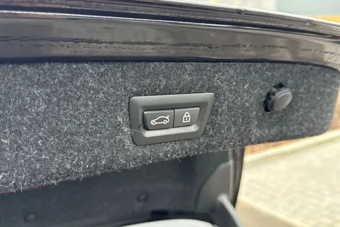 YC70JPU BMW 5 Series 530d xDrive MHT M Sport 4dr Auto Thumbnail #30