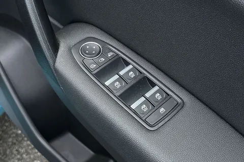 CK71HZW Renault Captur 1.3 TCe S Edition EDC Euro 6 (s/s) 5dr Thumbnail #22