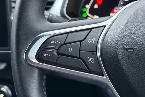 CK71HZW Renault Captur 1.3 TCe S Edition EDC Euro 6 (s/s) 5dr Thumbnail #40