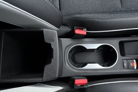 CK71HZW Renault Captur 1.3 TCe S Edition EDC Euro 6 (s/s) 5dr Thumbnail #48