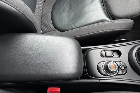 LS18RMY Mini Countryman 1.5 Cooper 5dr Thumbnail #34