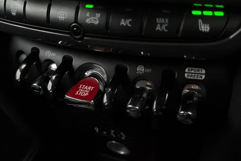 LS18RMY Mini Countryman 1.5 Cooper 5dr Thumbnail #38