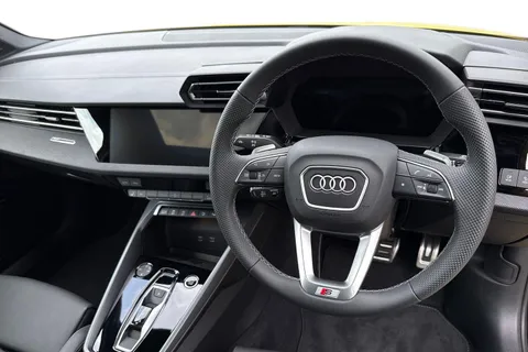 PF25AYA Audi A3 35 TFSI Black Edition 4dr S Tronic Thumbnail #17