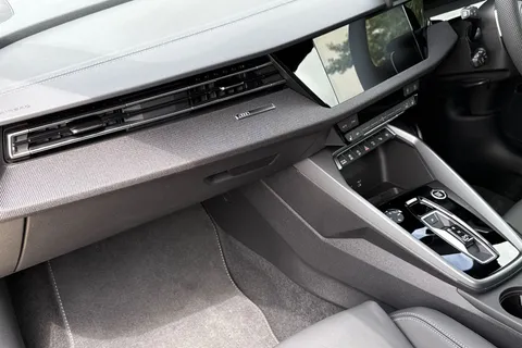 PF25AYA Audi A3 35 TFSI Black Edition 4dr S Tronic Thumbnail #19