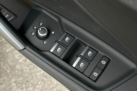 PF25AYA Audi A3 35 TFSI Black Edition 4dr S Tronic Thumbnail #28