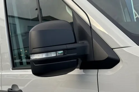 BT75EDR Volkswagen Crafter 2.0 TDI 177PS Commerce Plus High Roof Auto-Twin Slider Thumbnail #26