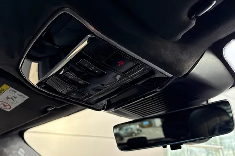 DY75AAO Land Rover Range Rover Sport 3.0 D350 Autobiography 5dr Auto Thumbnail #24