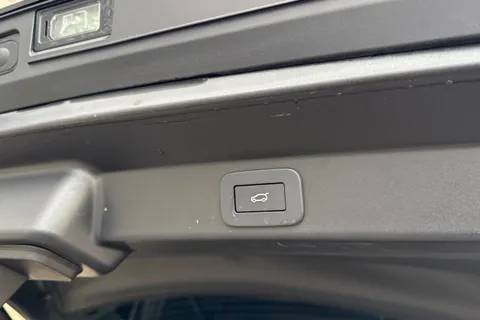 DY75AAO Land Rover Range Rover Sport 3.0 D350 Autobiography 5dr Auto Thumbnail #35