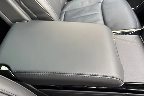 DY75AAO Land Rover Range Rover Sport 3.0 D350 Autobiography 5dr Auto Thumbnail #48