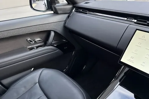 DY75AAO Land Rover Range Rover Sport 3.0 D350 Autobiography 5dr Auto Thumbnail #51