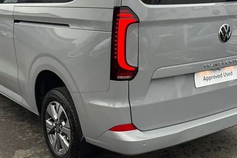 BL75NRJ Volkswagen Transporter Shuttle 2.0 TDI 150PS Minibus Style Auto Thumbnail #7