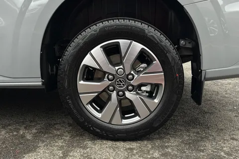 BL75NRJ Volkswagen Transporter Shuttle 2.0 TDI 150PS Minibus Style Auto Thumbnail #11