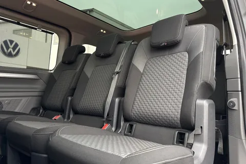 BL75NRJ Volkswagen Transporter Shuttle 2.0 TDI 150PS Minibus Style Auto Thumbnail #18