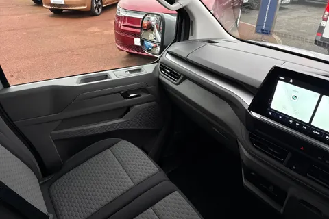 BL75NRJ Volkswagen Transporter Shuttle 2.0 TDI 150PS Minibus Style Auto Thumbnail #19