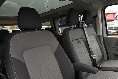 BL75NRJ Volkswagen Transporter Shuttle 2.0 TDI 150PS Minibus Style Auto Thumbnail #23