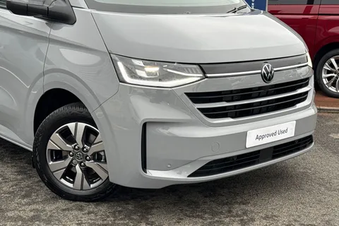 BL75NRJ Volkswagen Transporter Shuttle 2.0 TDI 150PS Minibus Style Auto Thumbnail #29
