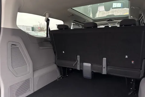 BL75NRJ Volkswagen Transporter Shuttle 2.0 TDI 150PS Minibus Style Auto Thumbnail #39