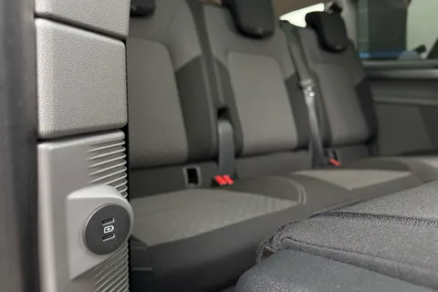 BL75NRJ Volkswagen Transporter Shuttle 2.0 TDI 150PS Minibus Style Auto Thumbnail #44