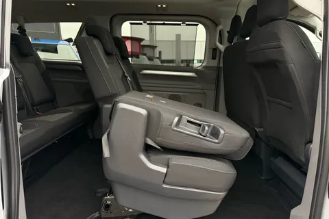 BL75NRJ Volkswagen Transporter Shuttle 2.0 TDI 150PS Minibus Style Auto Thumbnail #46