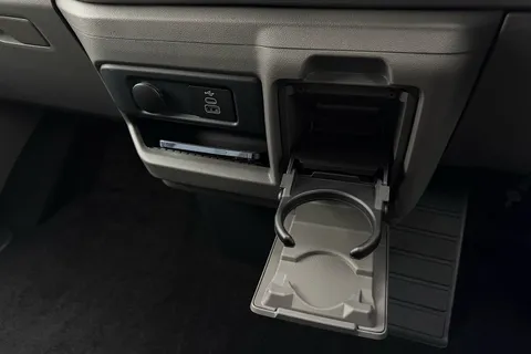 BL75NRJ Volkswagen Transporter Shuttle 2.0 TDI 150PS Minibus Style Auto Thumbnail #57