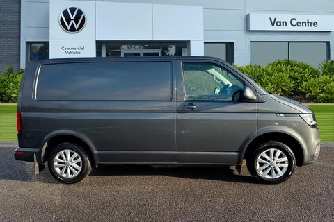 PK74NXO Volkswagen Transporter 2.0 TDI 110 Highline Van Thumbnail #3
