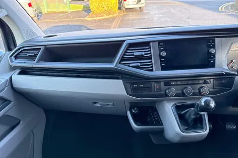 PK74NXO Volkswagen Transporter 2.0 TDI 110 Highline Van Thumbnail #14