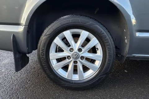 PK74NXO Volkswagen Transporter 2.0 TDI 110 Highline Van Thumbnail #21